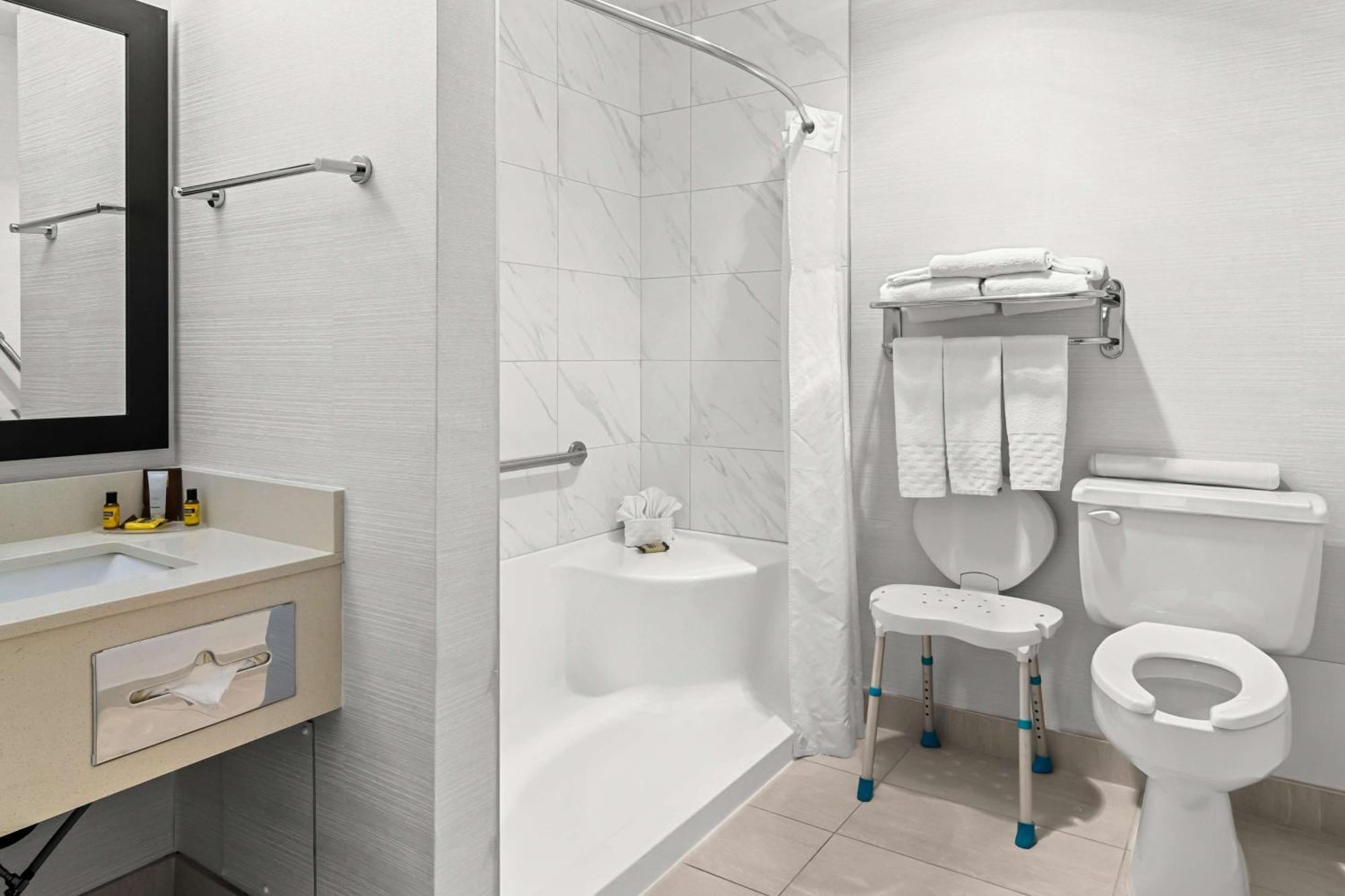 Best Western Plus Langley Inn Extérieur photo